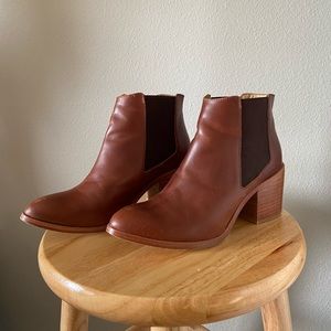 Nisolo Heeled Chelsea Boot 7.5